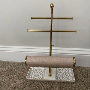 Jewelry holder